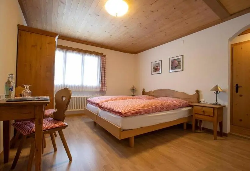 Standard Room, Bären