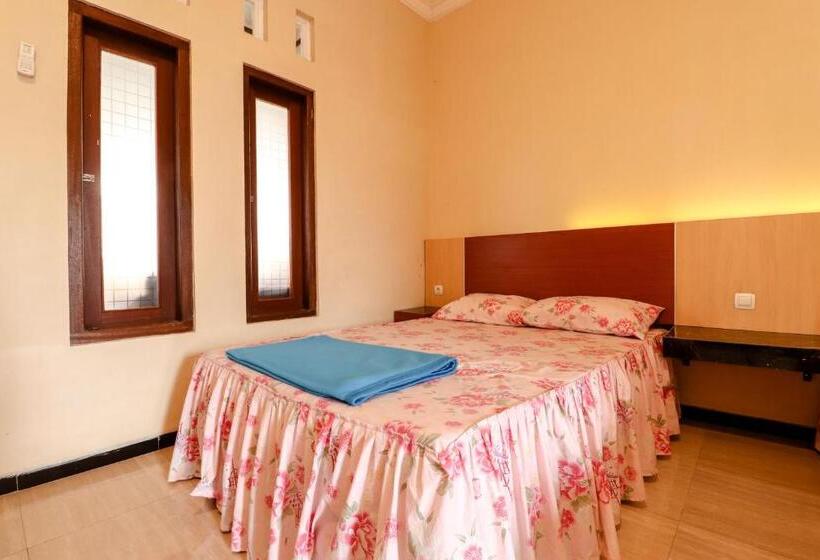 Négyágyas Standard Szoba, The Joglo Family