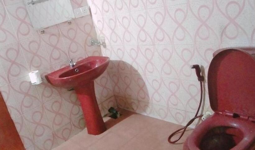 标准间, Emikio Mirissa