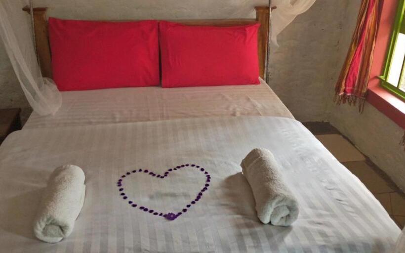 تختخواب در اتاق مشترک, Mondi Lodge Kisoro