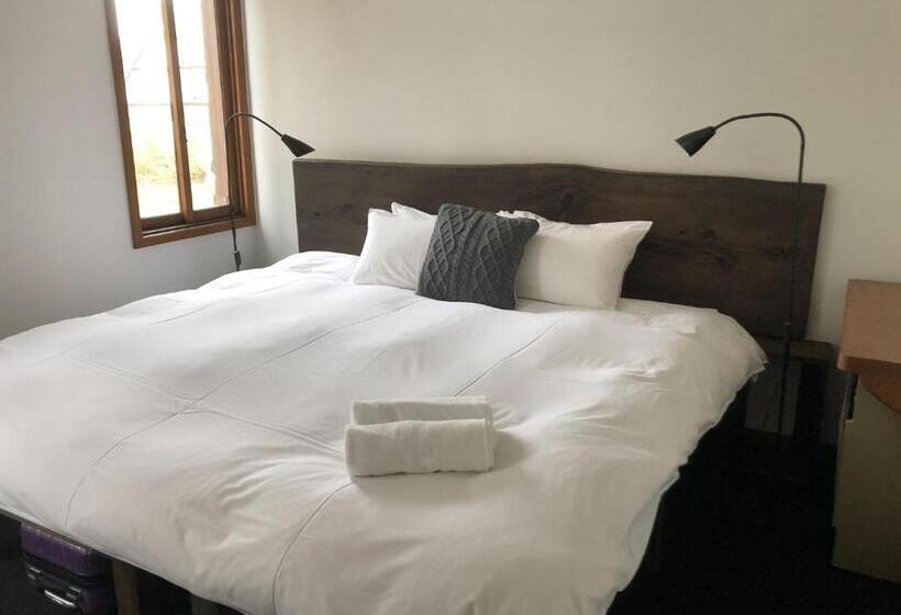 Standardzimmer Geteiltes Bad, The Joint