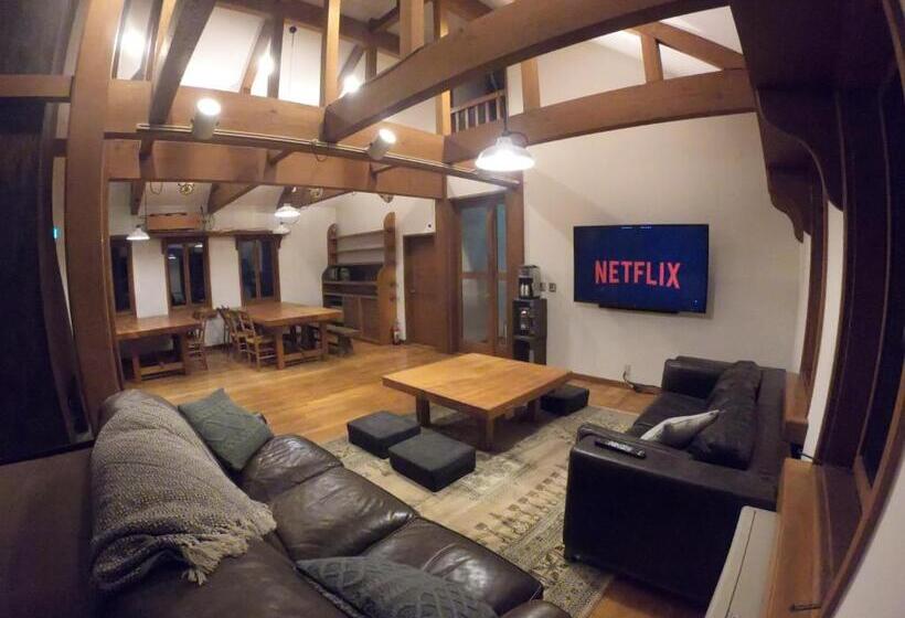 Geteiltes Mehrbettzimmer, The Joint