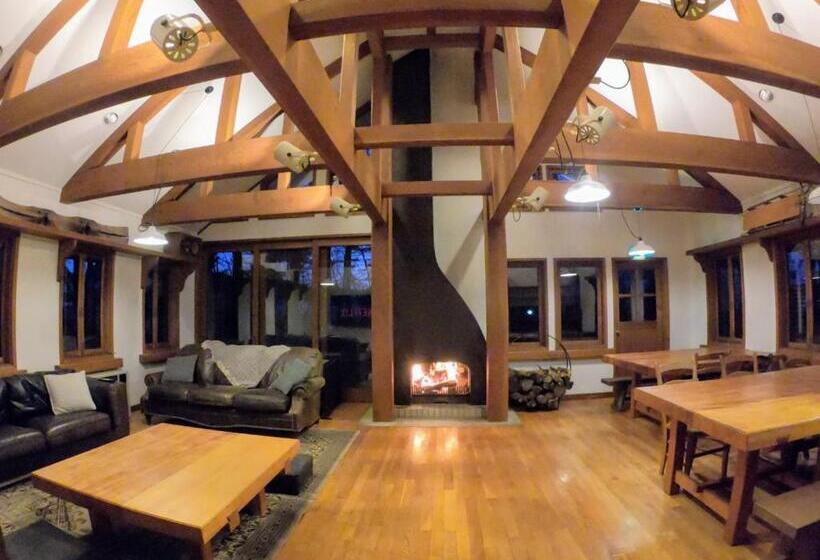 Geteiltes Mehrbettzimmer, The Joint