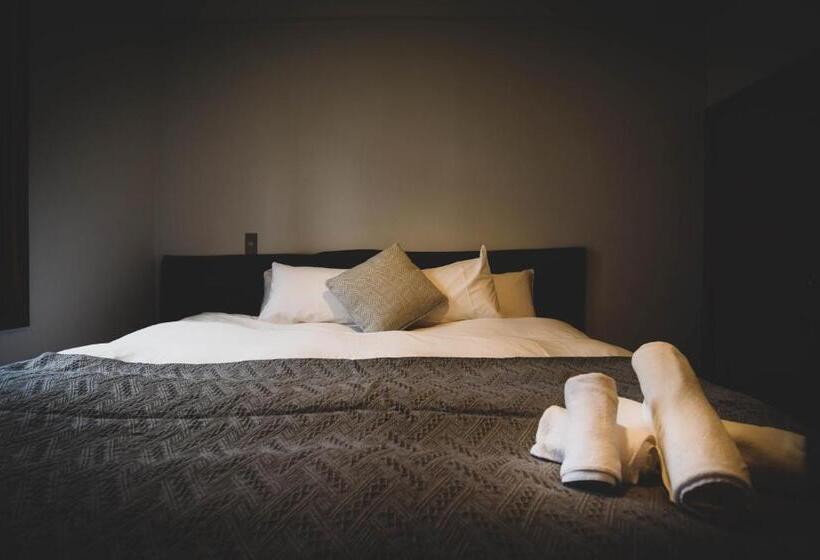 Economy Zimmer, The Joint