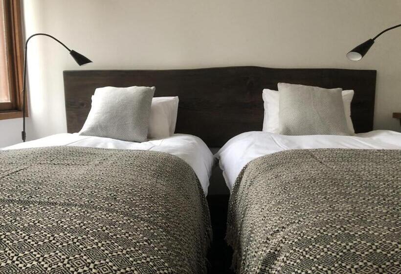 Standardzimmer Geteiltes Bad, The Joint