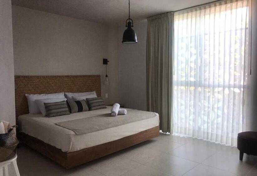 اتاق سوپریور با تخت بزرگ, Agam