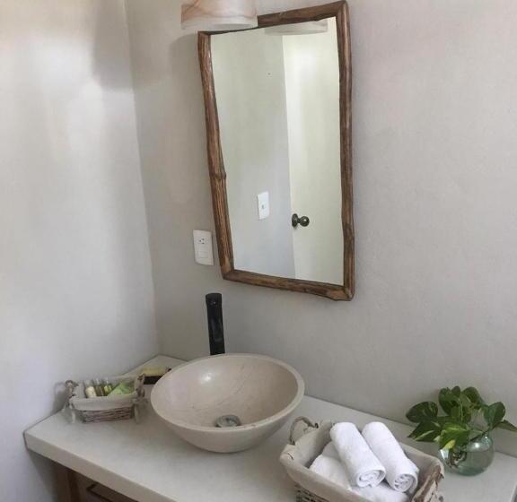 اتاق سوپریور با تخت بزرگ, Agam