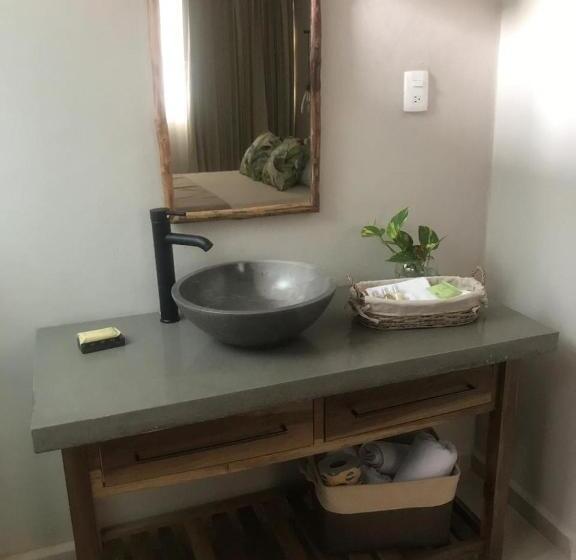 اتاق استاندارد, Agam