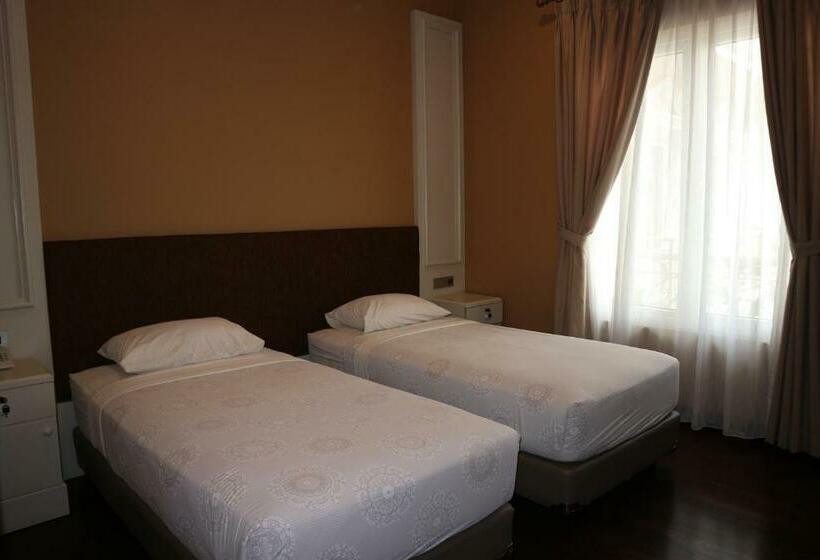 חדר סטנדרט, Beth Kasegaran Theresia