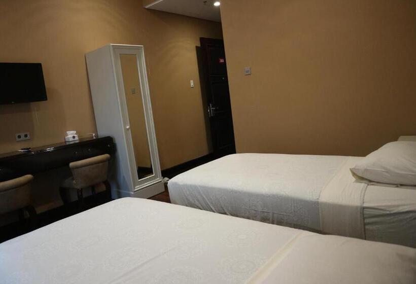 חדר סטנדרט, Beth Kasegaran Theresia