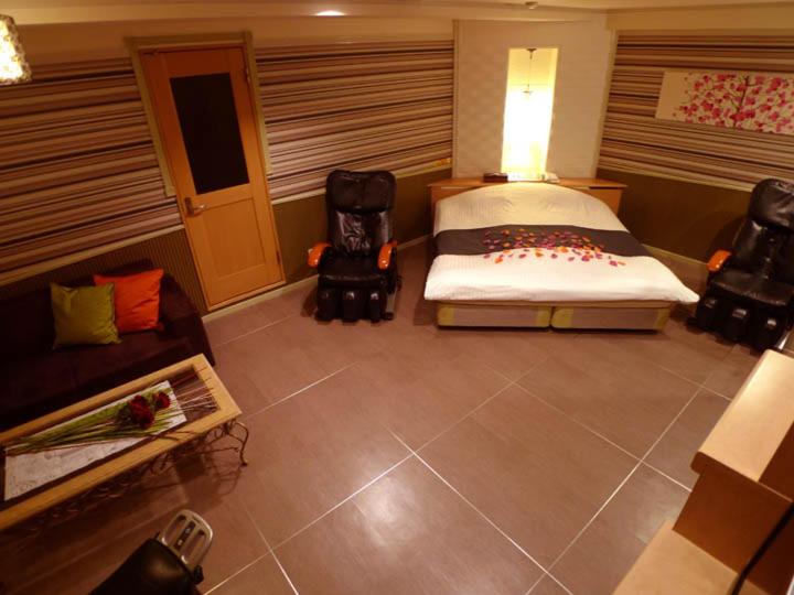 جناح سرير كينج, Golf Hodogaya