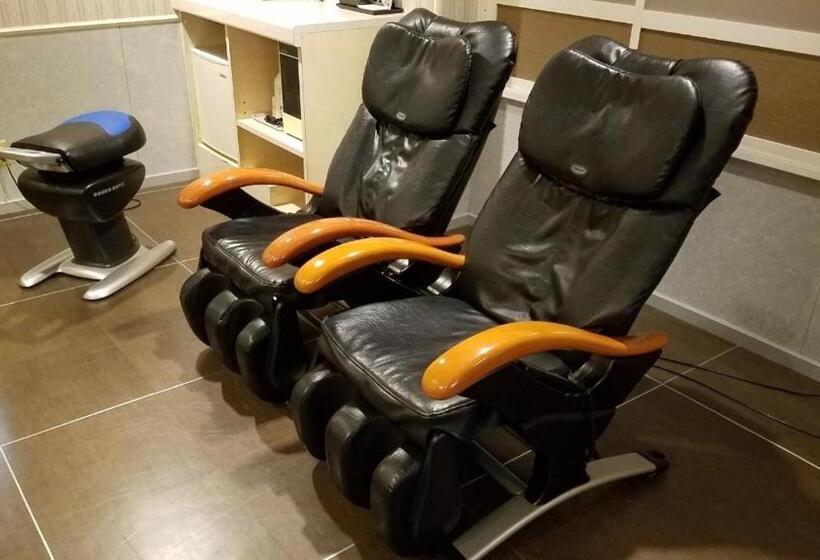 جناح سرير كينج, Golf Hodogaya