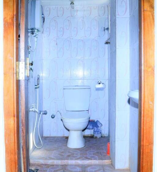 Economy Triple Room, Sunraay Beach Inn