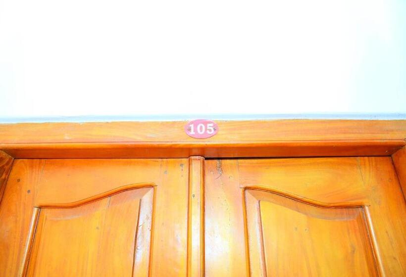 Executive Kolmen Hengen Huone, Sunraay Beach Inn