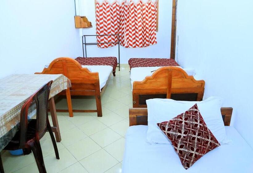 Executive Kolmen Hengen Huone, Sunraay Beach Inn