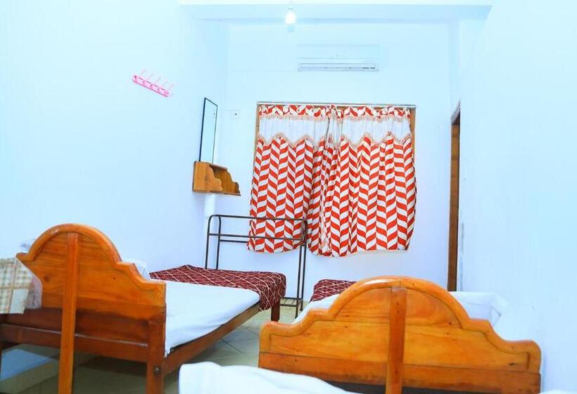 Executive Kolmen Hengen Huone, Sunraay Beach Inn
