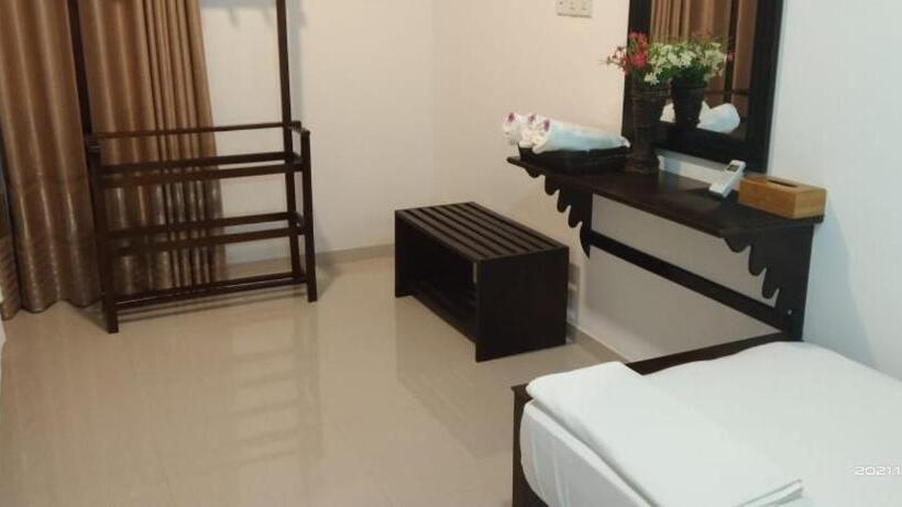 Номер Стандарт Трехместный, Aqua House Hotel Yala