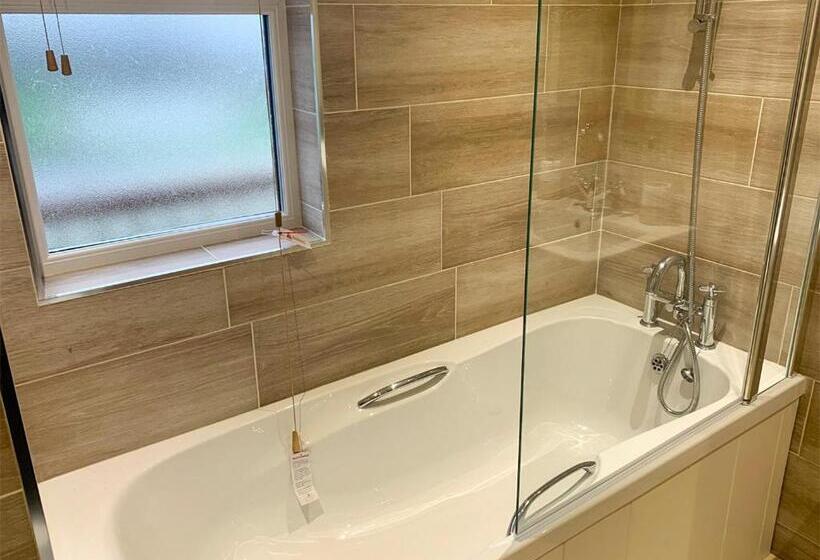 Дом 2 Спальни, Badgers Retreat Holiday Park