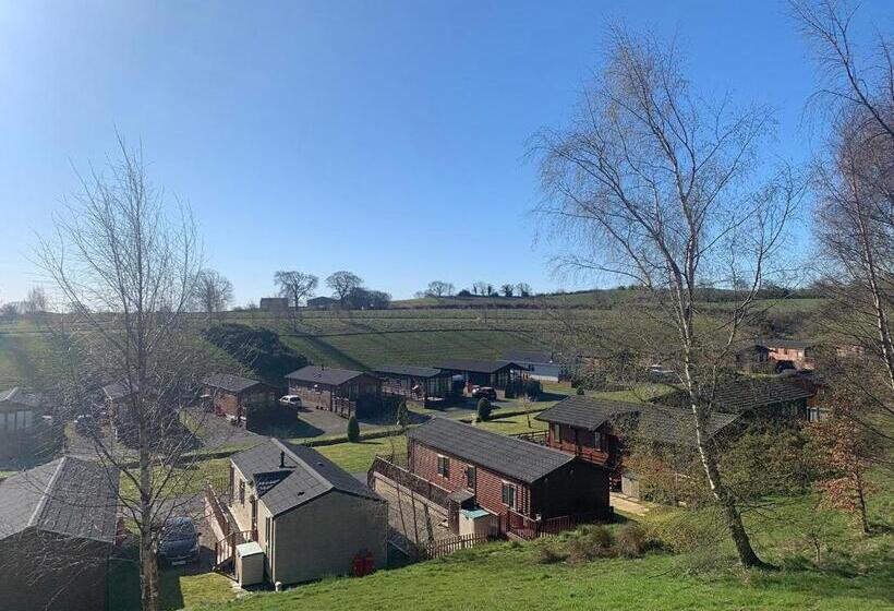 Дом 2 Спальни, Badgers Retreat Holiday Park