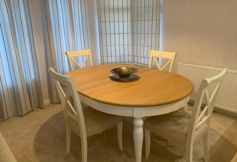 Дом 2 Спальни, Badgers Retreat Holiday Park