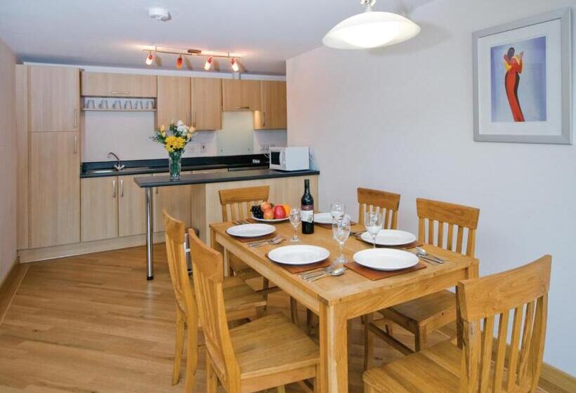 آپارتمان 3 خوابه, Redrock Apartments