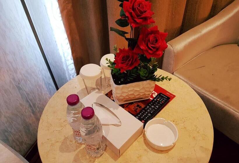 اتاق لوکس, White Moon Al Sadd