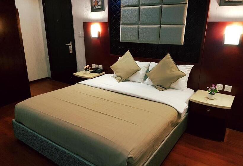 اتاق لوکس, White Moon Al Sadd