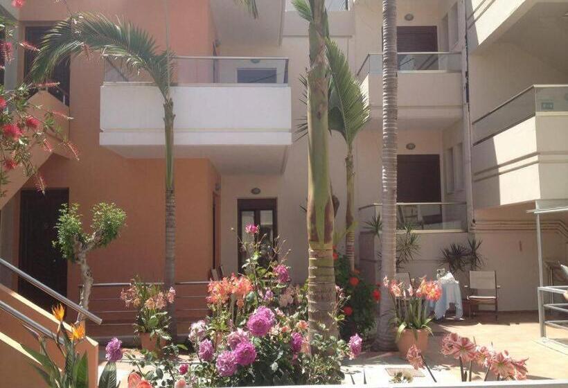 标准工作室带阳台, Kallitsakis Beach