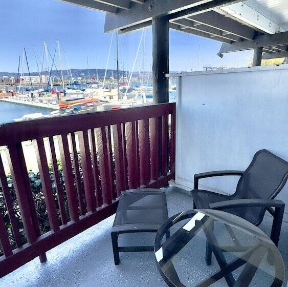 חדר סופריור עם נוף, Marina Village Inn