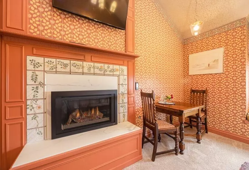 اتاق لوکس, Mill Rose Inn