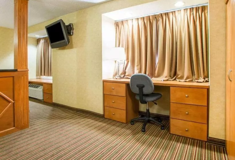 Sviitti King-vuode, Quality Inn & Suites North Polaris