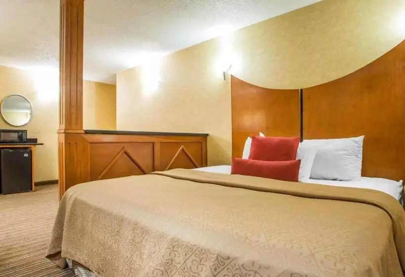 Sviitti King-vuode, Quality Inn & Suites North Polaris