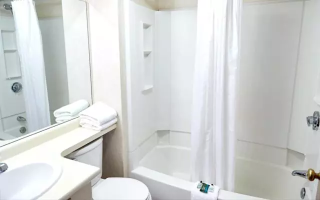 اتاق استاندارد با تخت بزرگ, The Margate Resort
