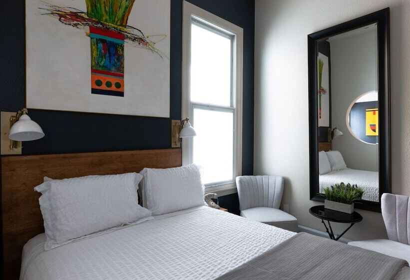 스탠다드 룸, The Metro