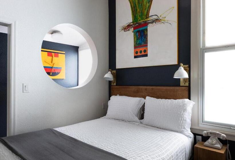 스탠다드 룸, The Metro