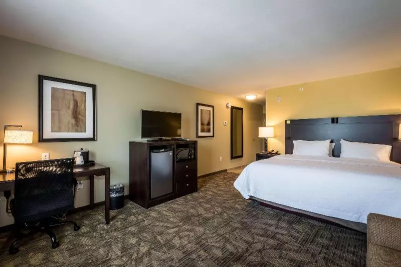 キングサイズベッドのスタンダードルーム, Westfields Marriott Washington Dulles