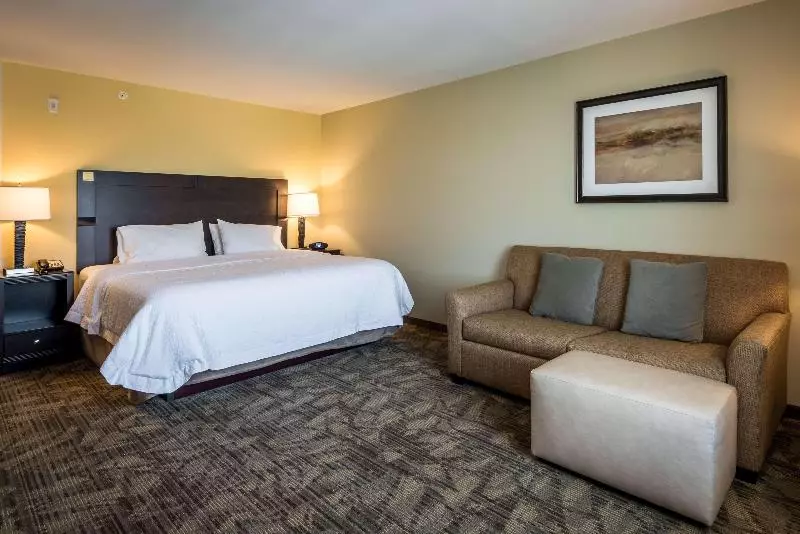 キングサイズベッドのスタンダードルーム, Westfields Marriott Washington Dulles
