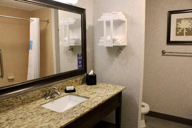 キングサイズベッドのスタンダードルーム, Westfields Marriott Washington Dulles