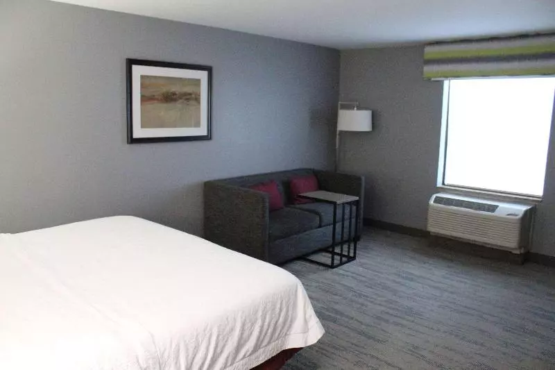 キングサイズベッドのスタンダードルーム, Westfields Marriott Washington Dulles