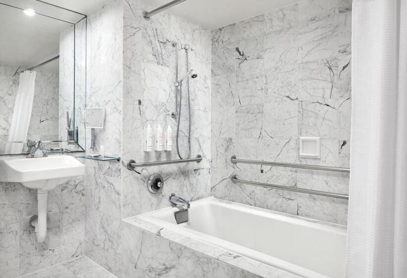 스탠다드 룸 킹사이즈 침대, Westfields Marriott Washington Dulles