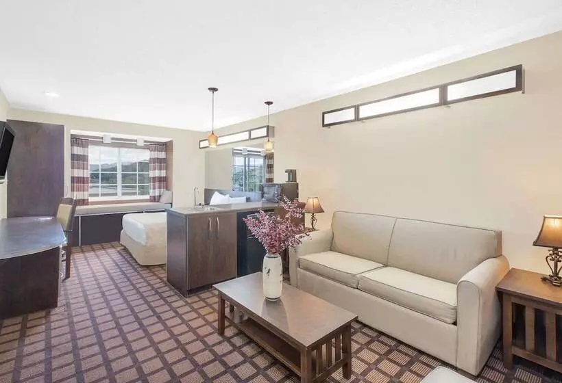 スイート, Microtel Inn & Suites By Wyndham Franklin