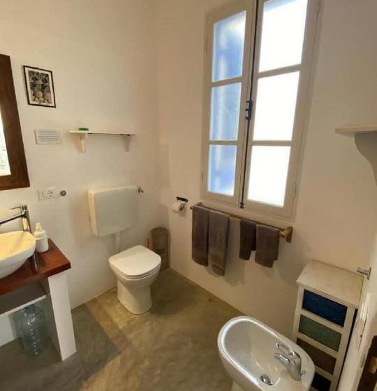 اتاق لوکس با بالکن و چشمانداز دریا, Nos Kasa