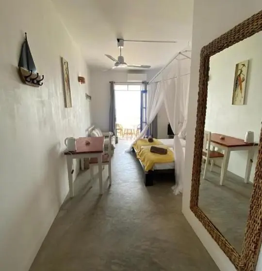 اتاق لوکس با چشم‌انداز دریا, Nos Kasa