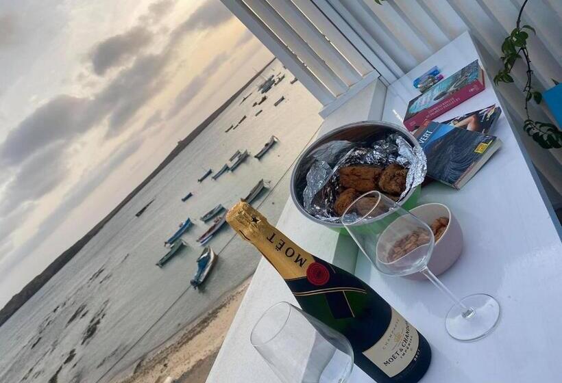 اتاق لوکس با چشمانداز دریا, Nos Kasa