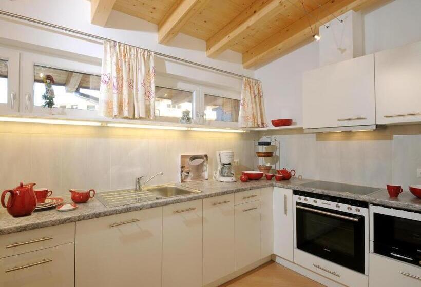 带1个卧室的带阳台的公寓, Försterhaus & Haus Andrea