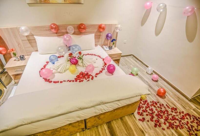 اتاق لوکس, Grand Flora