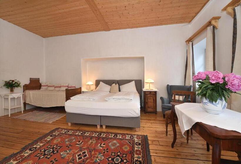 Klasik 4 kişilik Oda, Gasthof Simony Hallstatt B&b
