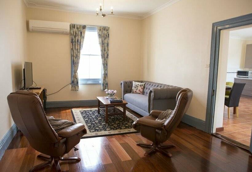 خانه 3 خوابه, Spencer Cottage