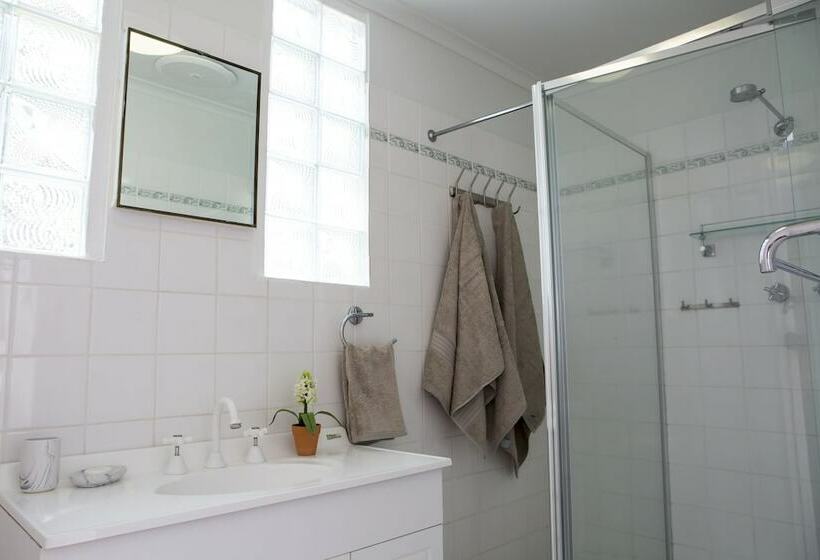 خانه 3 خوابه, Spencer Cottage