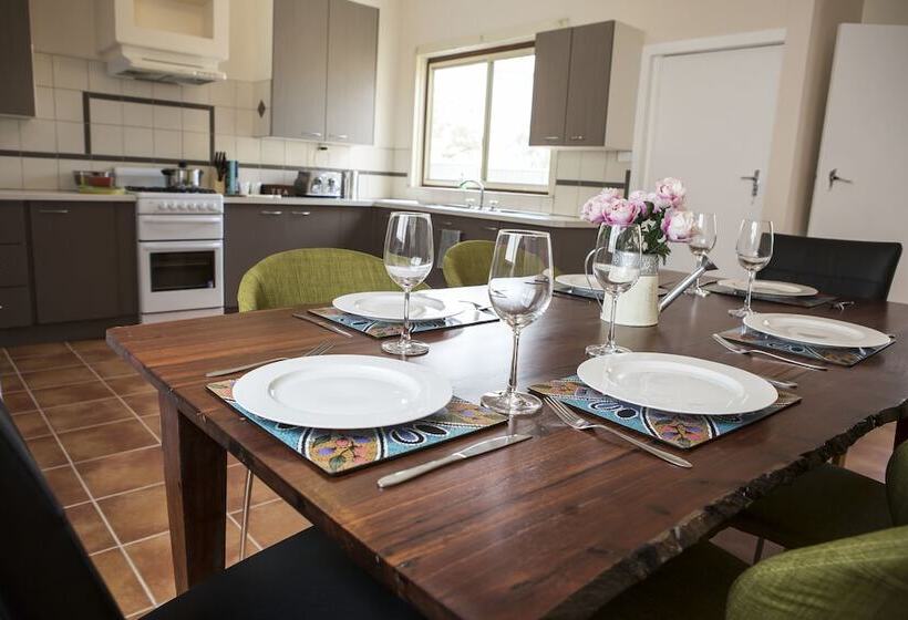 خانه 3 خوابه, Spencer Cottage